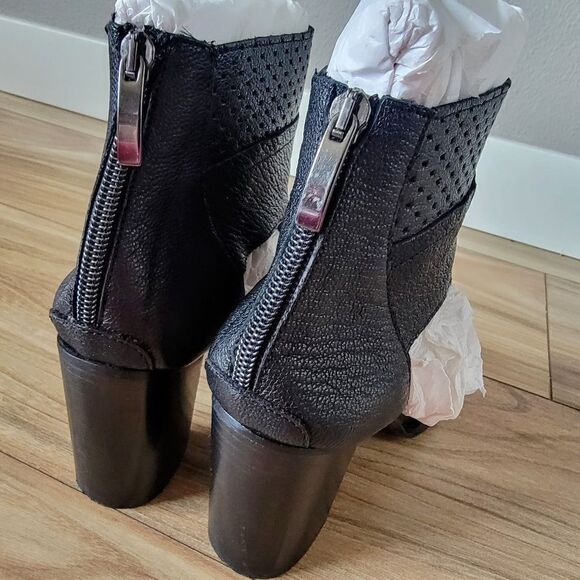 Emanuele Castro Italy Leather Caged T-Strap Bootie Block Heel Sandal in Black 38 - Picture 10 of 16